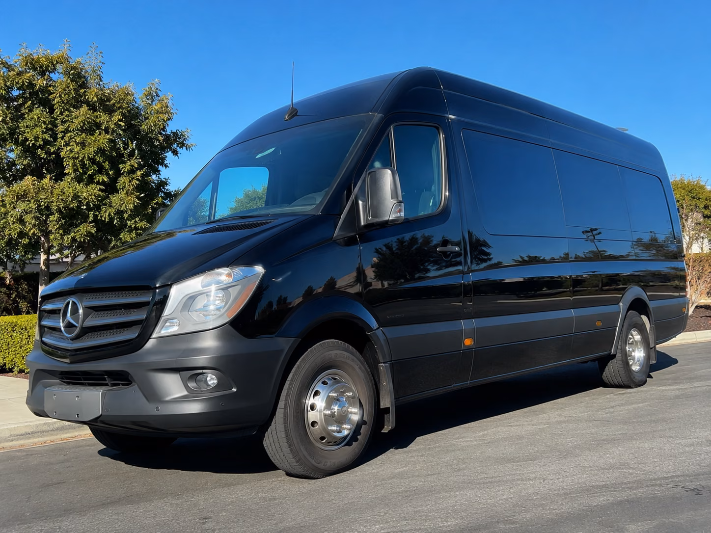 nashville 10 passenger sprinter van