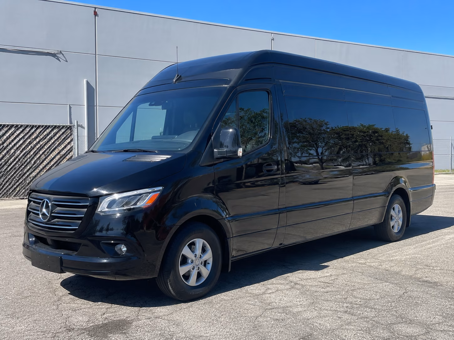nashville 15 passenger sprinter van