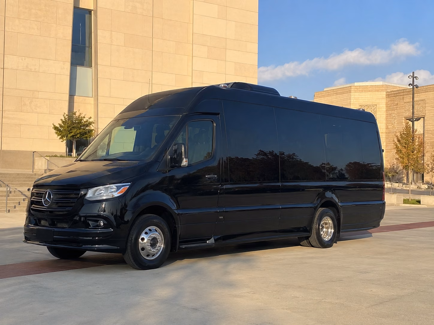 nashville 20 passenger sprinter van